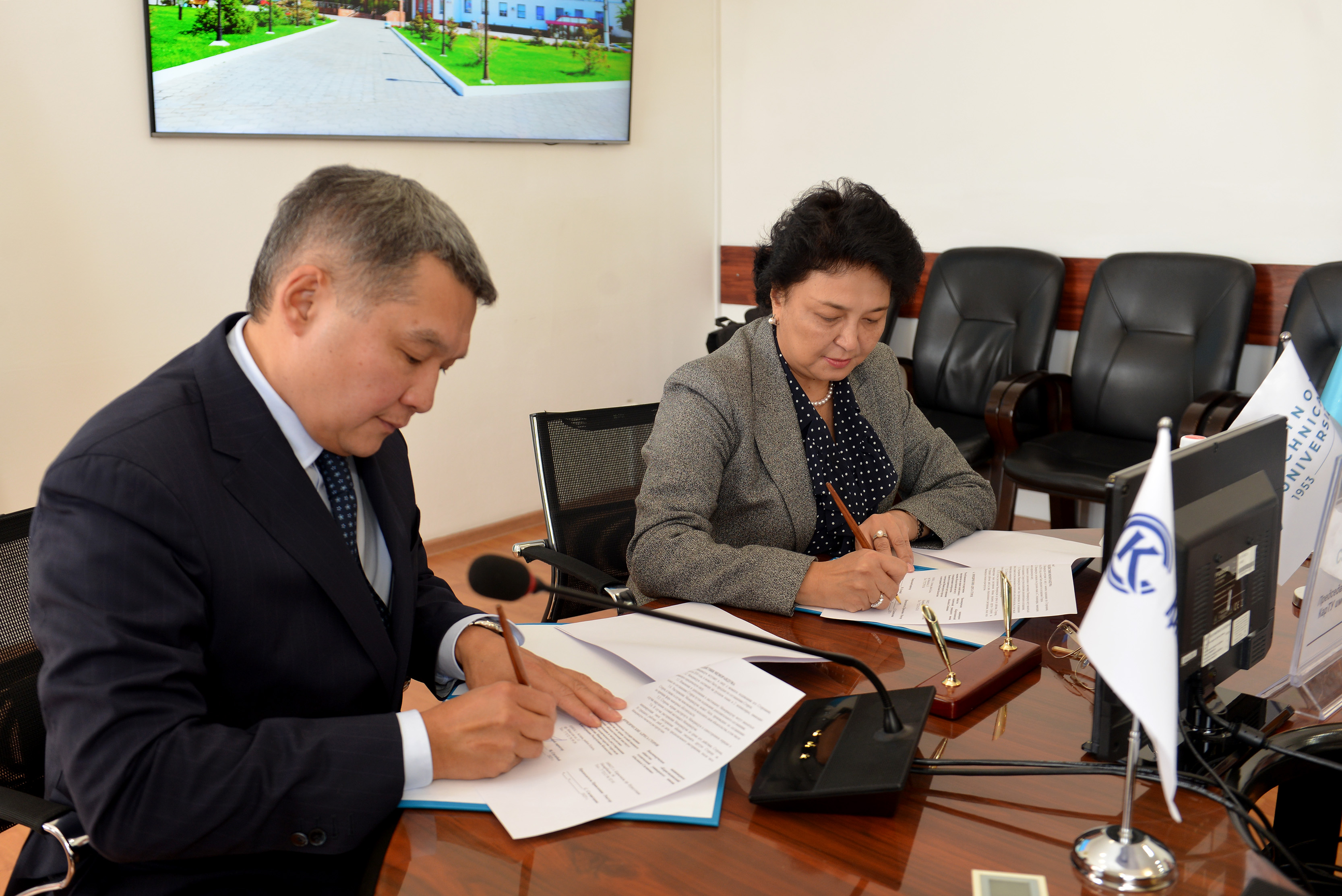 КазСтандарт и Saginov Technical University подписали меморандум о сотрудничестве